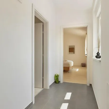 Maas For 10 People Near Pula With Salt - Water Pool & Pet Friendly * Marčana